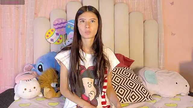 SweetRenata  online show from May 26, 2026, 12:03 pm