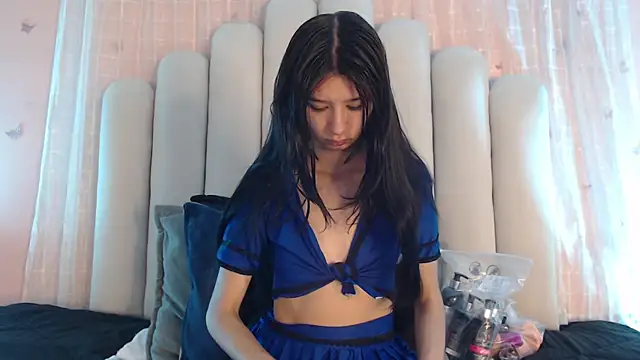 Snapshot of SweetRenata_ chatting on December 18, 2025, 12:20 pm SweetRenata online show from December 18, 2025, 12:20 pm