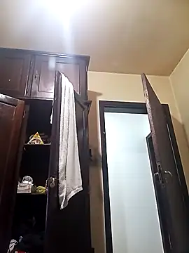 Snapshot of Alexelli40 chatting on November 8, 2025, 4:54 pm Alexelli40 online show from November 8, 2025, 4:54 pm