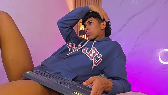 Ethan thouse online show from December 3, 2025, 7:35 pm