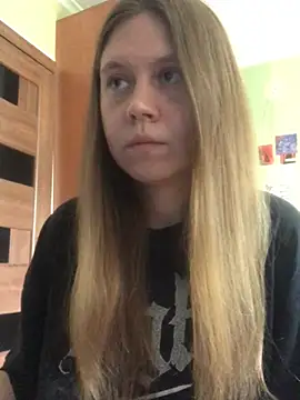 Snapshot of LunaVirelle chatting on July 13, 2026, 2:27 pm LunaVirelle online show from July 13, 2026, 2:27 pm