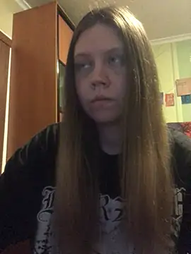 Snapshot of LunaVirelle chatting on April 28, 2026, 5:50 pm LunaVirelle online show from April 28, 2026, 5:50 pm