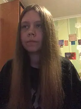 Snapshot of LunaVirelle chatting on April 19, 2026, 8:33 pm LunaVirelle online show from April 19, 2026, 8:33 pm
