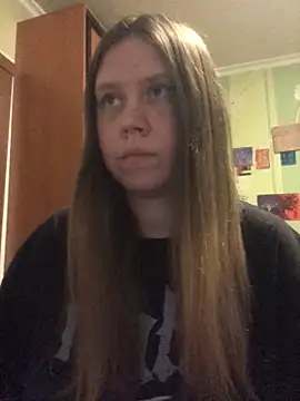 Snapshot of LunaVirelle chatting on April 22, 2026, 5:09 pm LunaVirelle online show from April 22, 2026, 5:09 pm