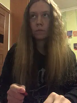Snapshot of LunaVirelle chatting on May 1, 2026, 5:40 pm LunaVirelle online show from May 1, 2026, 5:40 pm
