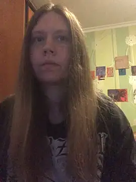 Snapshot of LunaVirelle chatting on April 18, 2026, 7:18 pm LunaVirelle online show from April 18, 2026, 7:18 pm