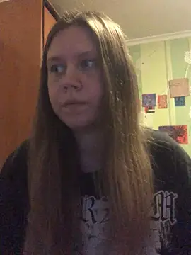 Snapshot of LunaVirelle chatting on May 8, 2026, 6:01 pm LunaVirelle online show from May 8, 2026, 6:01 pm