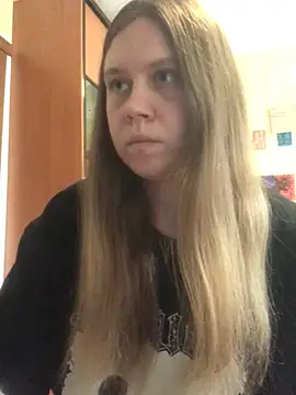 Snapshot of LunaVirelle chatting on July 7, 2026, 1:14 pm LunaVirelle online show from July 7, 2026, 1:14 pm