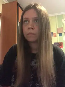 Snapshot of LunaVirelle chatting on May 10, 2026, 4:09 pm LunaVirelle online show from May 10, 2026, 4:09 pm