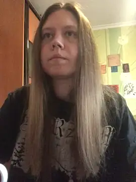 Snapshot of LunaVirelle chatting on April 27, 2026, 4:38 pm LunaVirelle online show from April 27, 2026, 4:38 pm