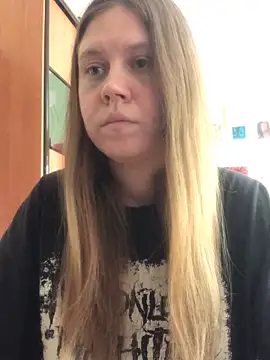 Snapshot of LunaVirelle chatting on May 28, 2026, 10:00 am LunaVirelle online show from May 28, 2026, 10:00 am