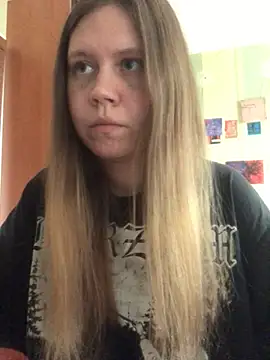 Snapshot of LunaVirelle chatting on May 21, 2026, 3:09 pm LunaVirelle online show from May 21, 2026, 3:09 pm