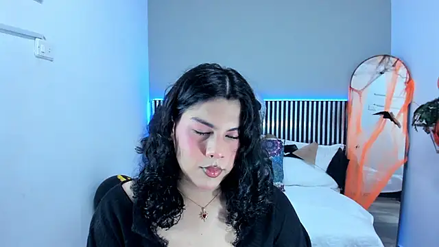 Snapshot of Little_Alli chatting on October 30, 2025, 9:11 pm Little Alli online show from October 30, 2025, 9:11 pm