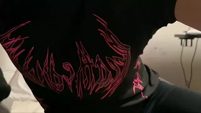 Snapshot of Skol_100802 chatting on October 19, 2025, 3:31 am Skol 100802 online show from October 19, 2025, 3:31 am