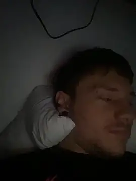 Snapshot of Skol_100802 chatting on October 17, 2025, 7:22 am Skol 100802 online show from October 17, 2025, 7:22 am