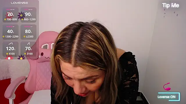 Snapshot of Isabella_wish1 chatting on November 7, 2025, 8:13 pm Isabella wish1 online show from November 7, 2025, 8:13 pm