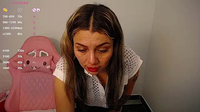 Snapshot of Isabella_wish1 chatting on November 10, 2025, 8:25 pm Isabella wish1 online show from November 10, 2025, 8:25 pm