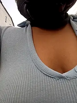 Snapshot of Scarlet_Aura chatting on November 21, 2025, 8:52 pm Scarlet Aura online show from November 21, 2025, 8:52 pm