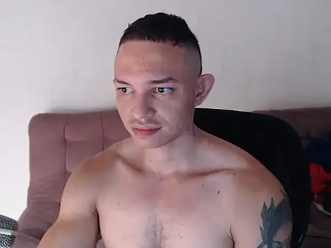 Snapshot of BigMontainsRock chatting on November 7, 2025, 5:34 am BigMontainsRock online show from November 7, 2025, 5:34 am