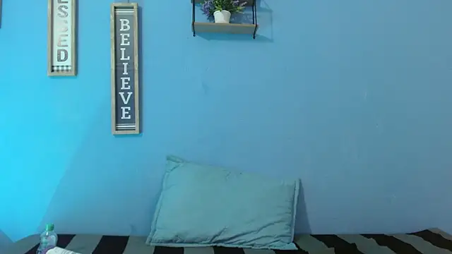 Snapshot of naya_10 chatting on April 17, 2026, 8:33 pm naya 10 online show from April 17, 2026, 8:33 pm