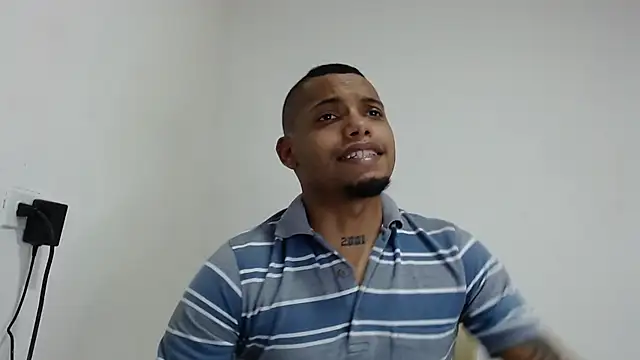 Snapshot of drako_monster chatting on November 4, 2025, 10:13 pm drako monster online show from November 4, 2025, 10:13 pm