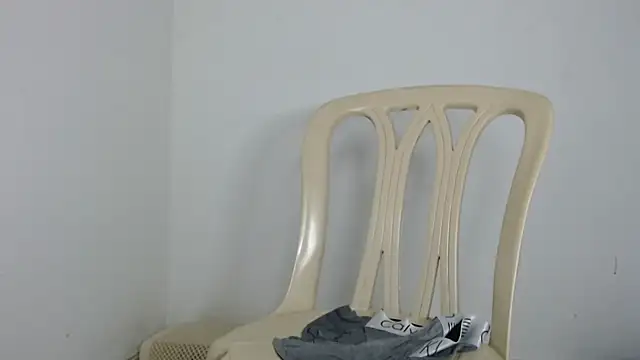 Snapshot of drako_monster chatting on December 13, 2025, 9:10 pm drako monster online show from December 13, 2025, 9:10 pm