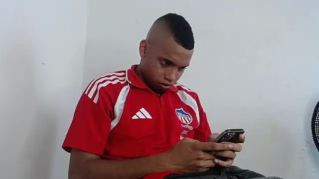 Snapshot of drako_monster chatting on June 21, 2026, 4:35 pm drako monster online show from June 21, 2026, 4:35 pm