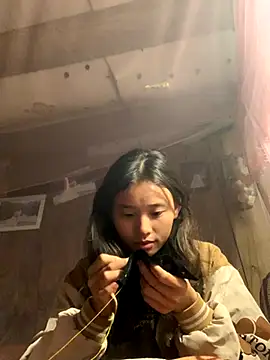 Snapshot of Han-han123 chatting on November 17, 2025, 10:03 pm Han-han123 online show from November 17, 2025, 10:03 pm