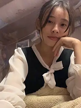 Snapshot of Han-han123 chatting on October 25, 2025, 1:34 pm Han-han123 online show from October 25, 2025, 1:34 pm