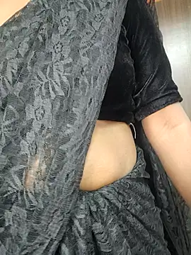 Snapshot of Tamilmallu-duskygirl03 chatting on November 12, 2025, 7:12 am Tamilmallu-duskygirl03 online show from November 12, 2025, 7:12 am