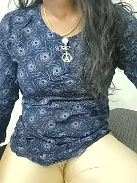 Snapshot of Tamilmallu-duskygirl03 chatting on November 10, 2025, 7:35 am Tamilmallu-duskygirl03 online show from November 10, 2025, 7:35 am