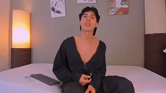 angelo santoro online show from October 8, 2025, 5:09 am