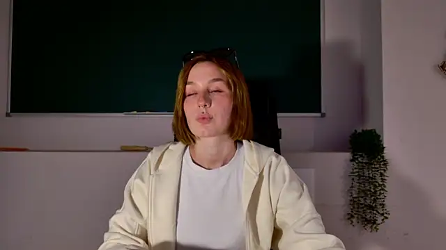 Snapshot of ClaireMathis chatting on April 27, 2026, 2:59 pm ClaireMathis online show from April 27, 2026, 2:59 pm