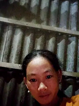 Snapshot of gio-thu chatting on October 20, 2025, 11:33 am gio-thu online show from October 20, 2025, 11:33 am