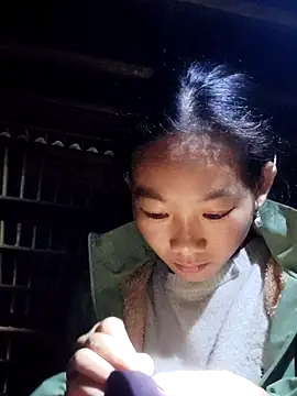 Snapshot of gio-thu chatting on November 12, 2025, 2:15 am gio-thu online show from November 12, 2025, 2:15 am