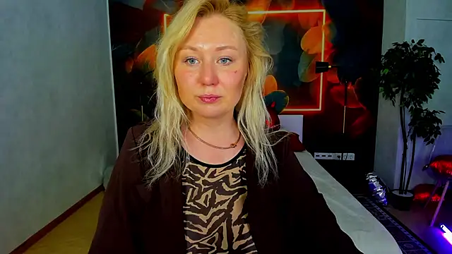 scent  of woman online show from May 2, 2026, 2:28 am