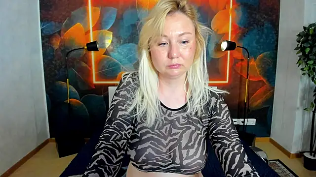 scent  of woman online show from June 11, 2026, 3:47 am