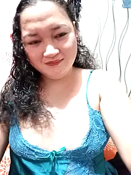 sweetannie13 online show from November 24, 2025, 9:04 pm