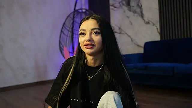 Snapshot of RachelRavee chatting on April 10, 2026, 4:19 am RachelRavee online show from April 10, 2026, 4:19 am