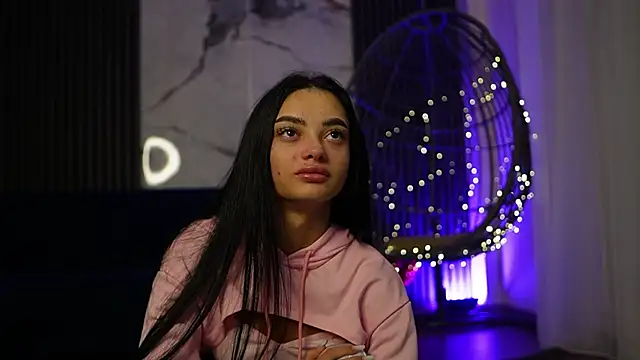 Snapshot of RachelRavee chatting on November 29, 2025, 5:18 am RachelRavee online show from November 29, 2025, 5:18 am