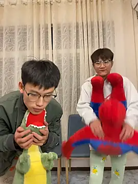 Snapshot of KK-cuteboy chatting on October 13, 2025, 12:40 pm KK-cuteboy online show from October 13, 2025, 12:40 pm