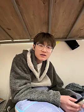 Snapshot of KK-cuteboy chatting on December 4, 2025, 2:49 pm KK-cuteboy online show from December 4, 2025, 2:49 pm