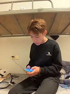 Snapshot of KK-cuteboy chatting on December 2, 2025, 10:17 am KK-cuteboy online show from December 2, 2025, 10:17 am