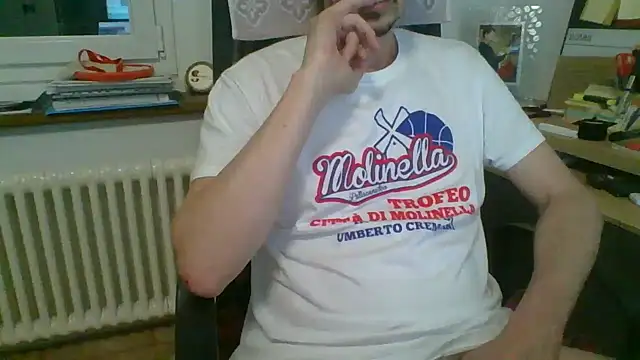 Snapshot of Kawayleo chatting on June 3, 2026, 2:33 pm Kawayleo online show from June 3, 2026, 2:33 pm