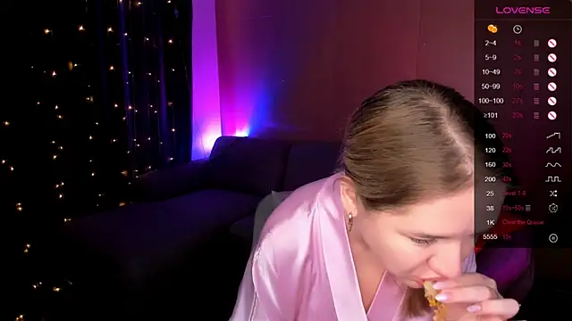 Evaa Braunn online show from March 17, 2026, 2:14 am