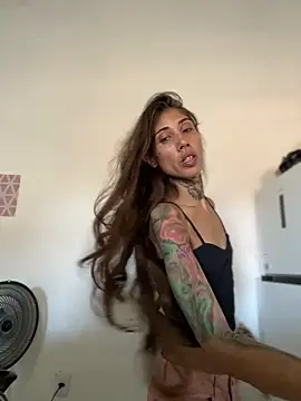 Snapshot of casalskunk chatting on January 6, 2026, 3:27 pm casalskunk online show from January 6, 2026, 3:27 pm