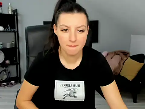 Snapshot of BettyJamess chatting on November 14, 2025, 4:49 am BettyJamess online show from November 14, 2025, 4:49 am