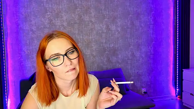 Snapshot of scarleteyes_ chatting on November 9, 2025, 5:11 am scarleteyes online show from November 9, 2025, 5:11 am