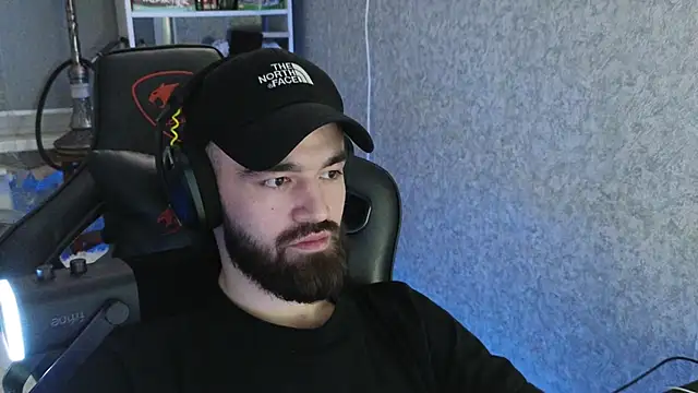 Snapshot of Nik_Namee chatting on November 25, 2025, 4:40 pm Nik Namee online show from November 25, 2025, 4:40 pm