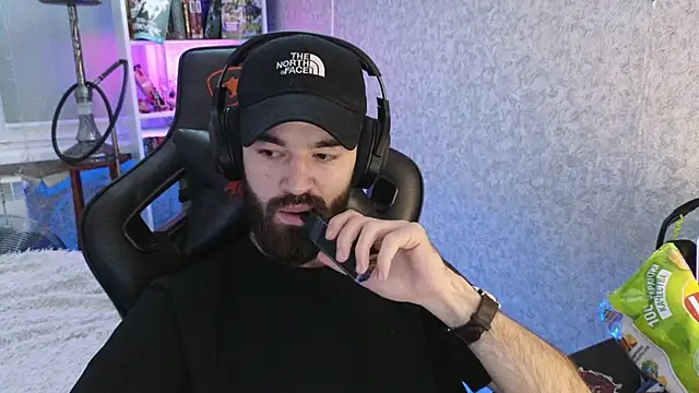 Snapshot of Nik_Namee chatting on December 5, 2025, 6:23 am Nik Namee online show from December 5, 2025, 6:23 am